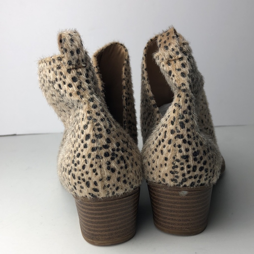 CL by Laundry Cheetah Ankle Boots 6 - Picture 6 of 11